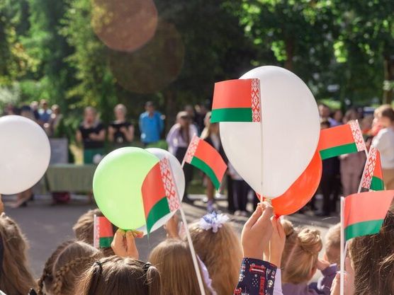 Znaczenie róż w bułgarskich obrzędach i festiwalach – tradycja, kultura i turystyka Doliny Róż